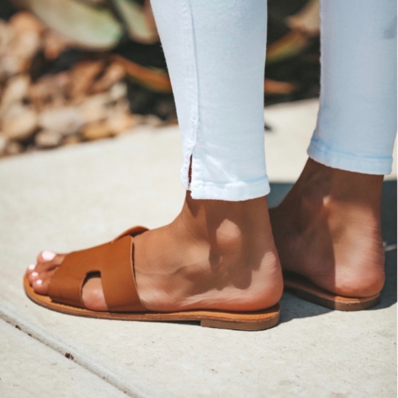 KIM Tan Sandals - Picture 3 of 4